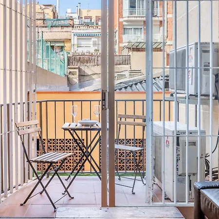 Next To Sagrada Familia 4-Bedroom Apartment Barcelona Exterior photo
