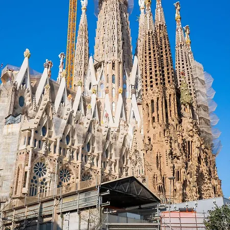 Next To Sagrada Familia 4-Bedroom Apartment Barcelona Exterior photo