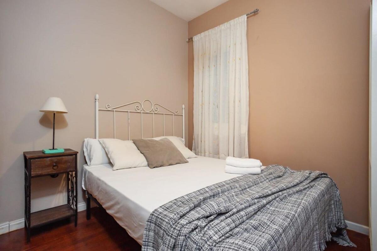 Apartment Next To Sagrada Familia 4-bedroom *